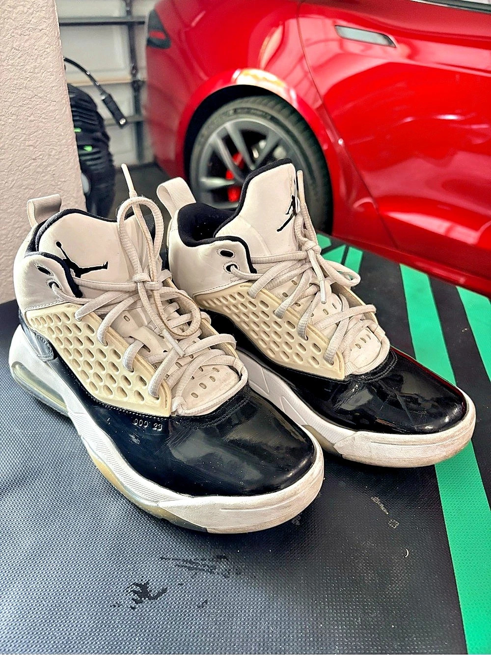 Jordan 4 Retro Sneakers White & Black Boys US 7Y